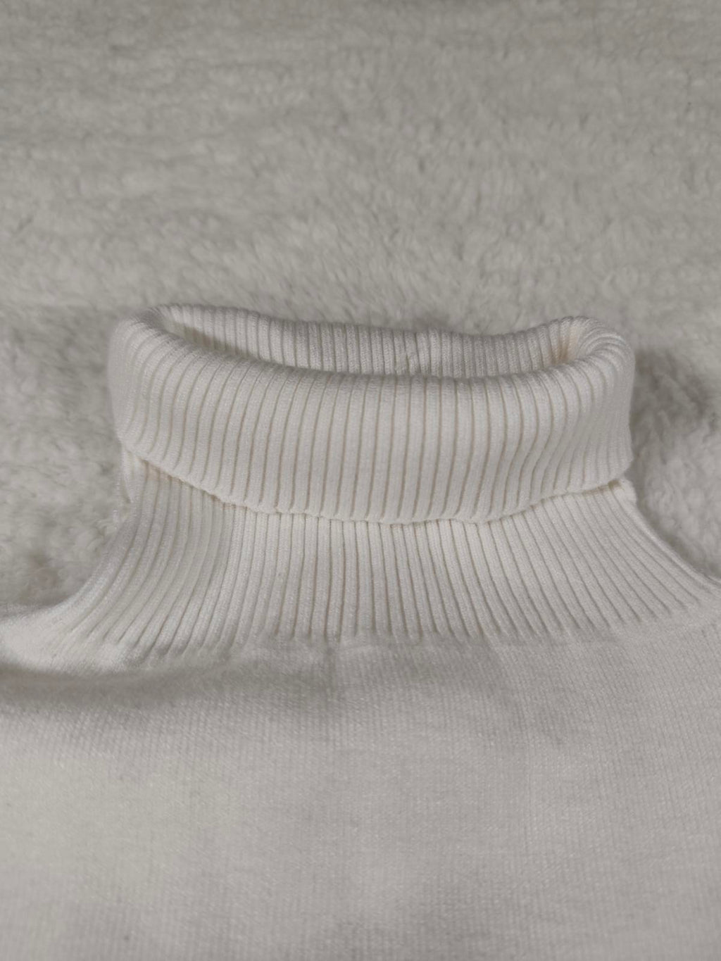 SHEIN White Turtleneck Knit Jumper Size L